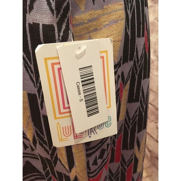 LuLaRoe CASSIE Skirt Grey Black Gold Red Arrows Aztec Tribal Size Small NEW - Picture 4 of 4